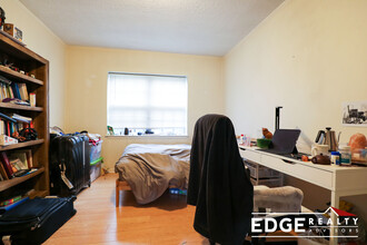 161 Lake Shore Rd, Unit 2 in Boston, MA - Building Photo - Building Photo