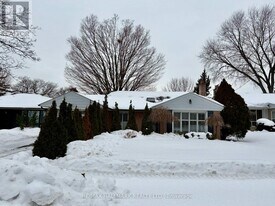 12 Sweetland Rd in Toronto, ON - Building Photo