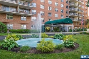 301 Beech St in Hackensack, NJ - Building Photo