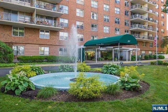 301 Beech St in Hackensack, NJ - Foto de edificio