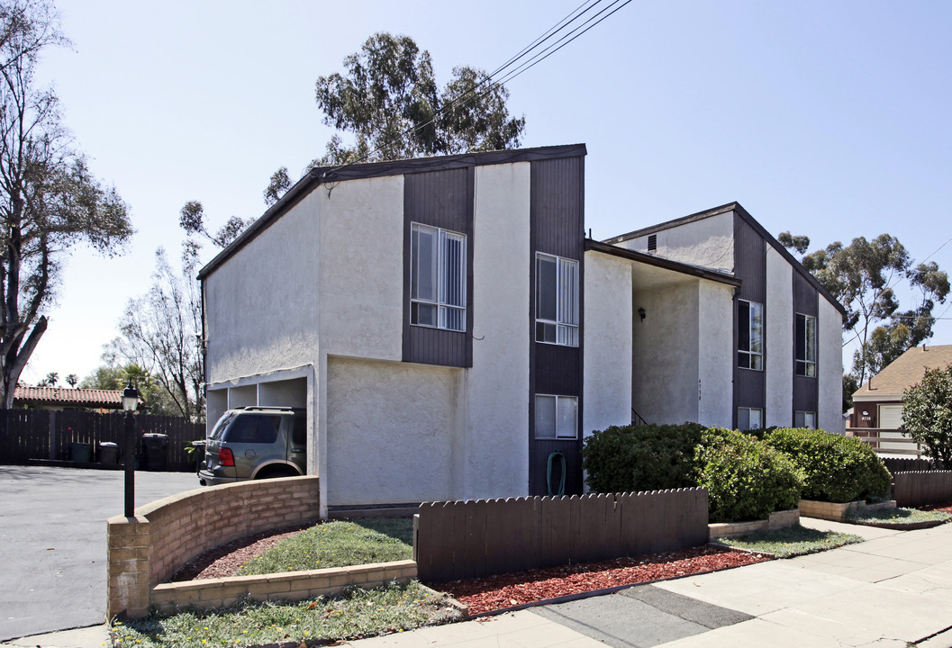 4730 Arizona St in San Diego, CA - Building Photo