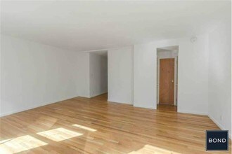 947 1st Avenue-Unit -#61 in New York, NY - Building Photo - Building Photo