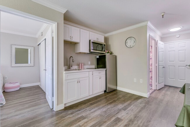 San Leandro Senior Living