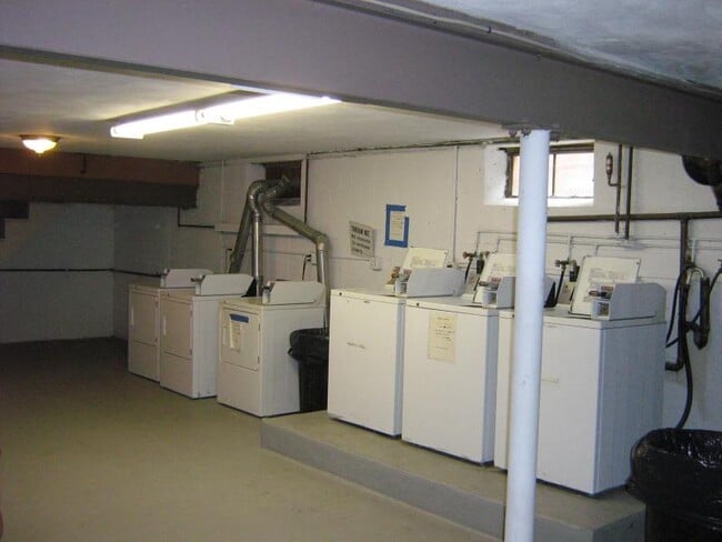 110 Main St, Unit 130 in Agawam, MA - Foto de edificio - Building Photo