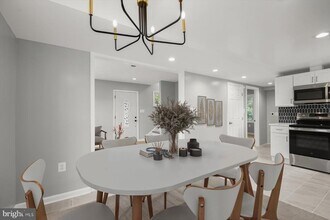 2917 E Lee Ave in Alexandria, VA - Building Photo - Building Photo