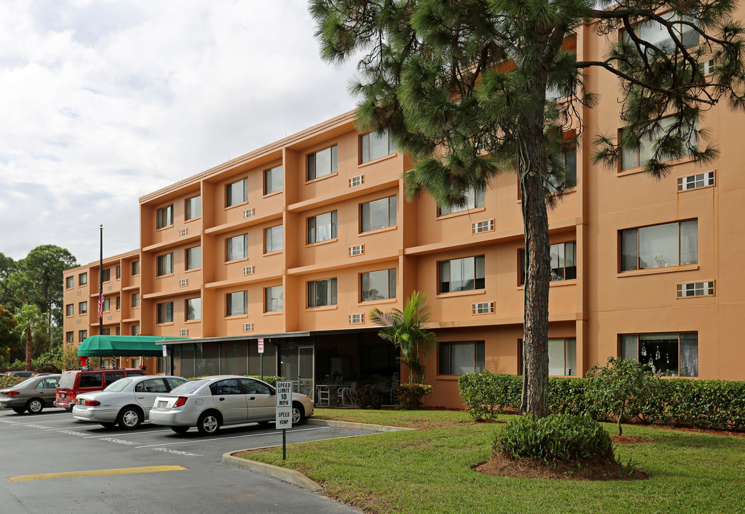 Ascension Manor in Melbourne, FL - Building Photo