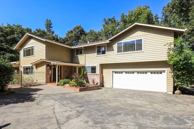 20190 Winn Rd in Saratoga, CA - Building Photo - Building Photo
