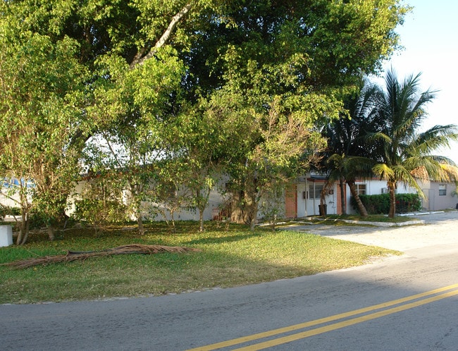 3400 SW 12th Pl in Fort Lauderdale, FL - Building Photo - Building Photo