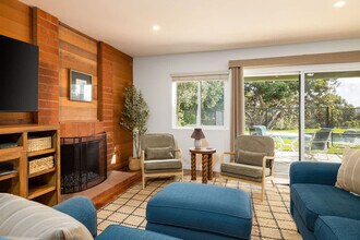 1023 Sea Village Dr in Encinitas, CA - Building Photo - Building Photo