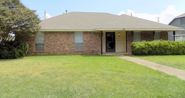 property at 513 Woodhollow Dr