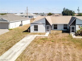 1733 NE 7th Pl in Cape Coral, FL - Building Photo