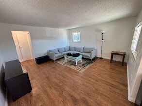 4301 160th St in Lawndale, CA - Building Photo - Building Photo