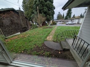 10331 Wallingford Ave N in Seattle, WA - Foto de edificio - Building Photo