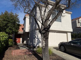 6512 Crestwood Dr in Castro Valley, CA - Building Photo