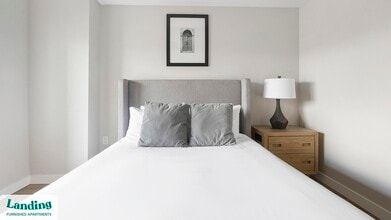 1375 E Hampden Ave, Unit 209 in Englewood, CO - Foto de edificio - Building Photo