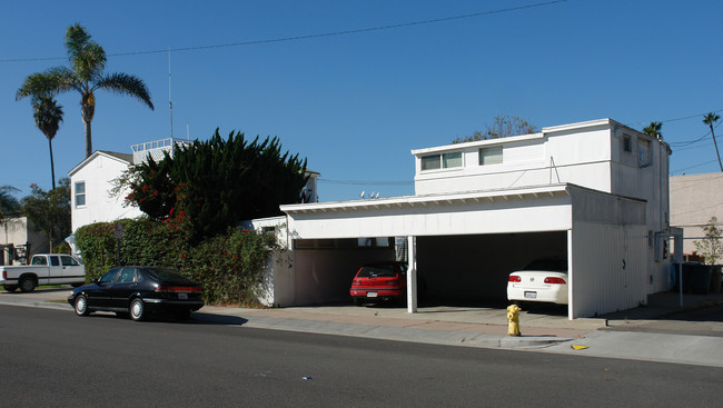 1317-1323 Ocean Ave in Seal Beach, CA - Building Photo - Building Photo