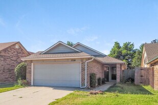 7728 Doris Dr in Oklahoma City, OK - Building Photo
