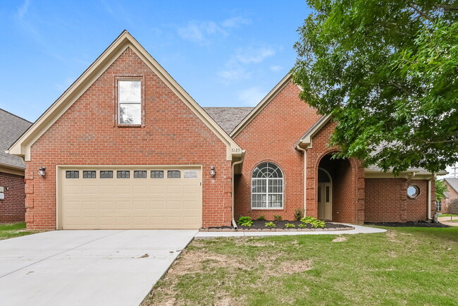 property at 3123 Quartz Dr
