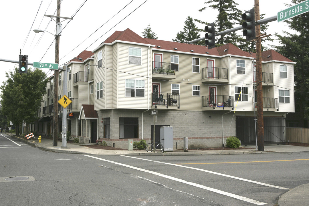 Burnside Common Apartments in Portland, OR - Foto de edificio