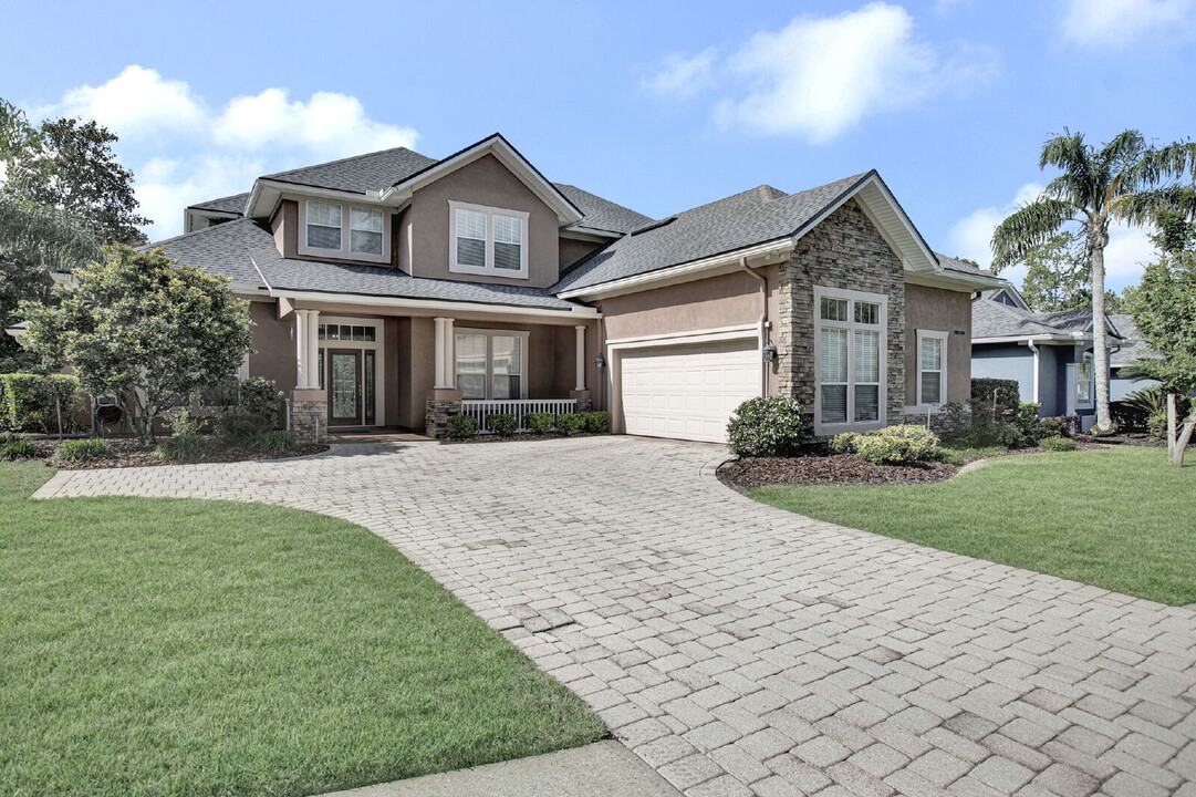 1709 River Hills Dr in Orange Park, FL - Building Photo