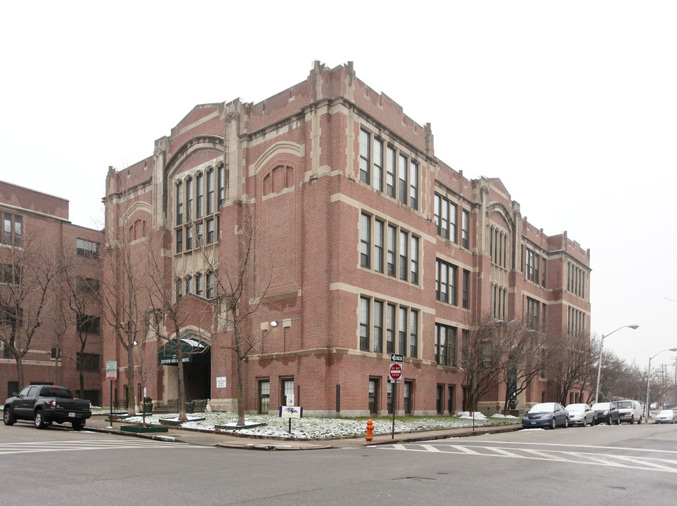 Southern High Apartments in Baltimore, MD - Foto de edificio