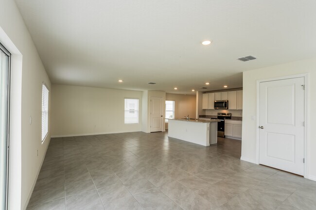 2921 Great Abaco Wy in Bradenton, FL - Building Photo - Building Photo