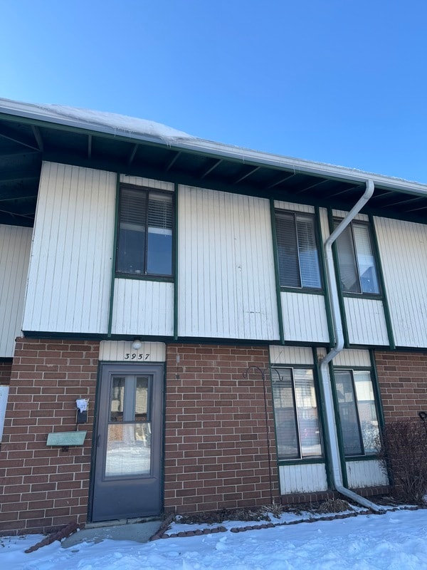 property at 3957 S Sunset Dr