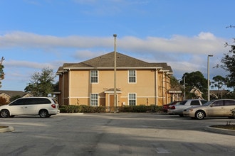 Madison Cay in Fort Pierce, FL - Building Photo - Building Photo
