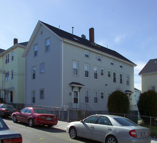 241 Washington St in Fall River, MA - Building Photo - Building Photo