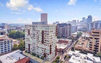 937 NW Glisan St in Portland, OR - Building Photo