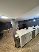 4836 S Michigan Ave, Unit Furnished Garden Unit in Chicago, IL - Building Photo - Building Photo