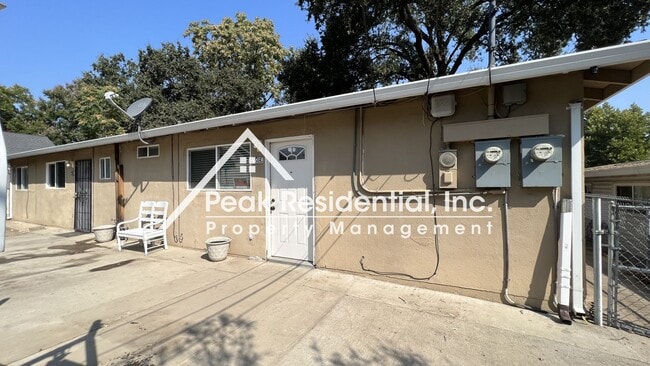 property at 5914 Del Campo Ln