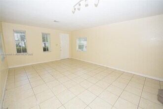174 NE 32nd Terrace in Homestead, FL - Building Photo - Building Photo