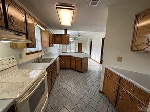 6407 Lake Charlene Ln in Pensacola, FL - Building Photo - Building Photo