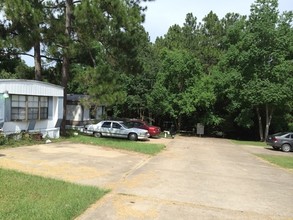 14142 Lorraine Rd in Biloxi, MS - Foto de edificio - Building Photo