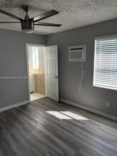 2018 Washington St in Hollywood, FL - Foto de edificio - Building Photo