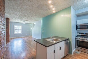 426 Borland St in Pittsburgh, PA - Building Photo