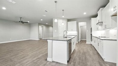 304 Lelo Ln in Mansfield, TX - Building Photo - Building Photo