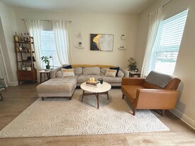 1736 W Walnut St in Tampa, FL - Building Photo