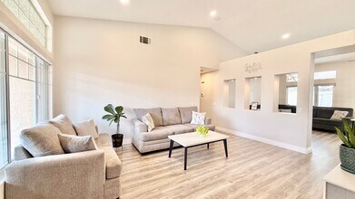 4853 Lake Shore Pl in Fallbrook, CA - Building Photo - Building Photo