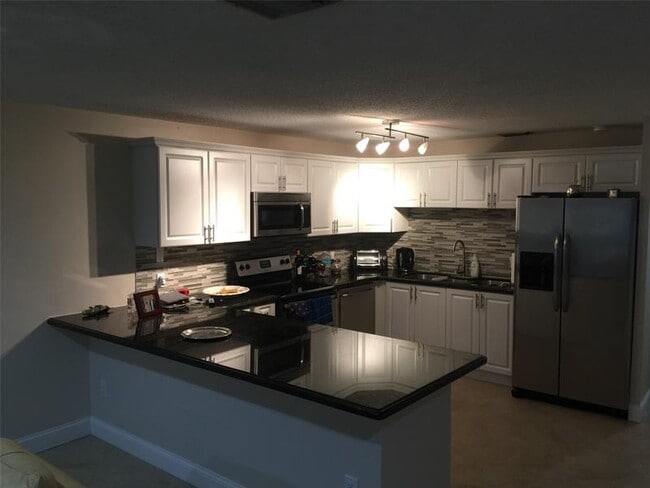 22065 Las Brisas Cir in Boca Raton, FL - Building Photo - Building Photo