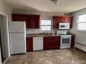 311 Barclay St in Perth Amboy, NJ - Building Photo - Building Photo