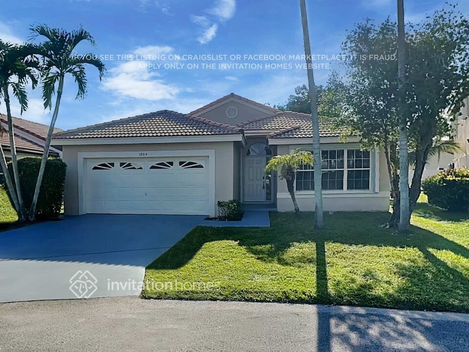 18216 SW 4th St in Pembroke Pines, FL - Foto de edificio