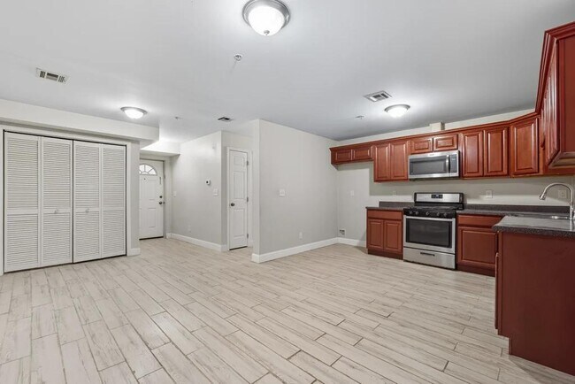 270 S 20th St in Newark, NJ - Foto de edificio - Building Photo