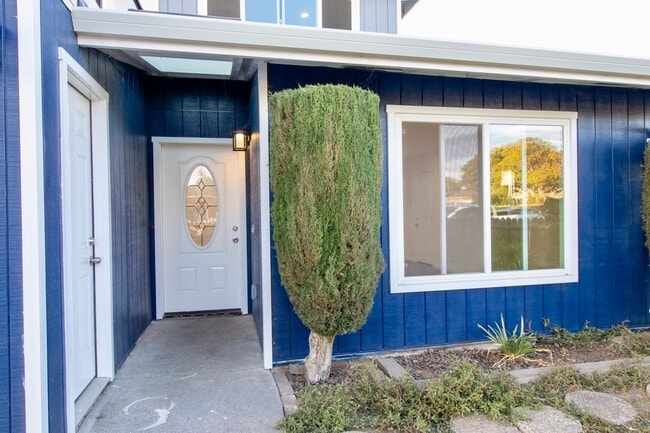 1771 Tulane Ave in East Palo Alto, CA - Building Photo - Building Photo