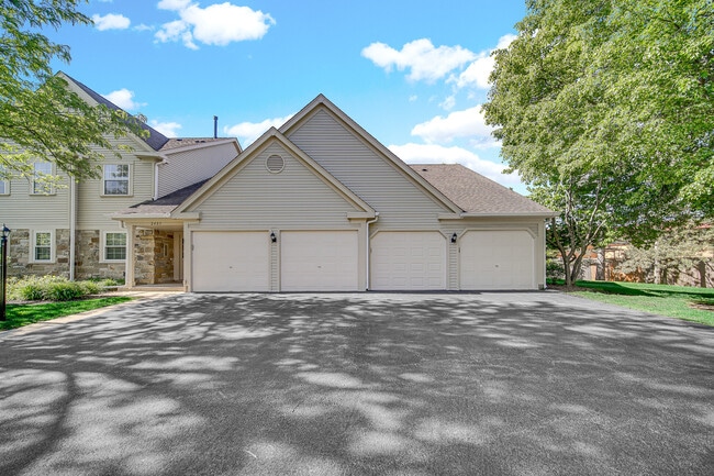 2403 Mallow Ct in Schaumburg, IL - Building Photo - Building Photo