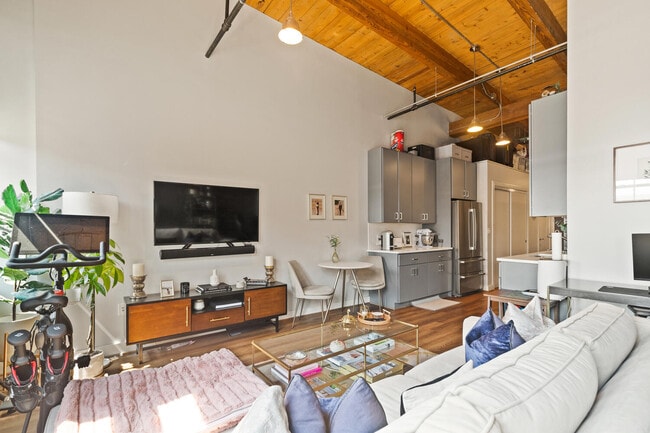 50 Melcher St, Unit 505 in Boston, MA - Building Photo - Building Photo