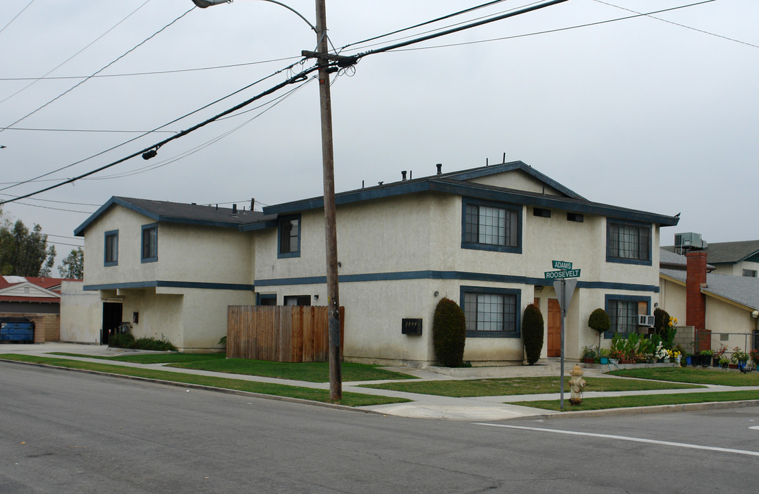 14622 Adams St in Midway City, CA - Foto de edificio