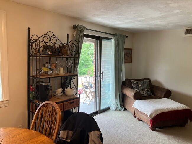 360 Neponset St, Unit Canton Crossing #605 in Canton, MA - Building Photo - Building Photo