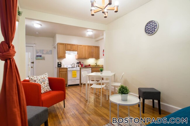 58 Queensberry St in Boston, MA - Foto de edificio - Building Photo